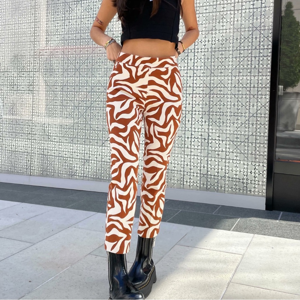 SPANX Zebra Print Stretch Pants Brown Cream Straight Leg NWOT - Picture 1 of 5